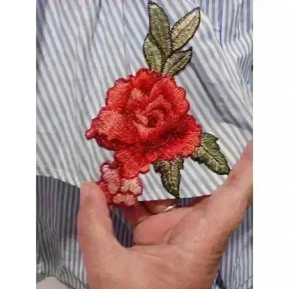 World Together Roses Crop Top MEDIUM Blue White Striped Embroidered Roses Ruffle - Picture 8 of 10